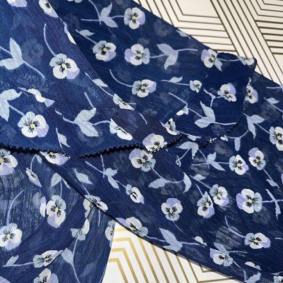 Liz Claiborne Blouse Sheer‎ Tie Neck Size M Blue Floral Ruffle LS GirlCore - Picture 5 of 7